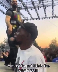 这该死的气质?杜兰特现身伦敦音乐节 与“合作伙伴”公鸭互动